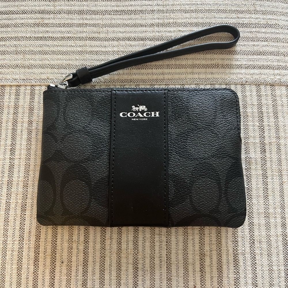 COACH Corner Zip Wristlet in Signature Canvas